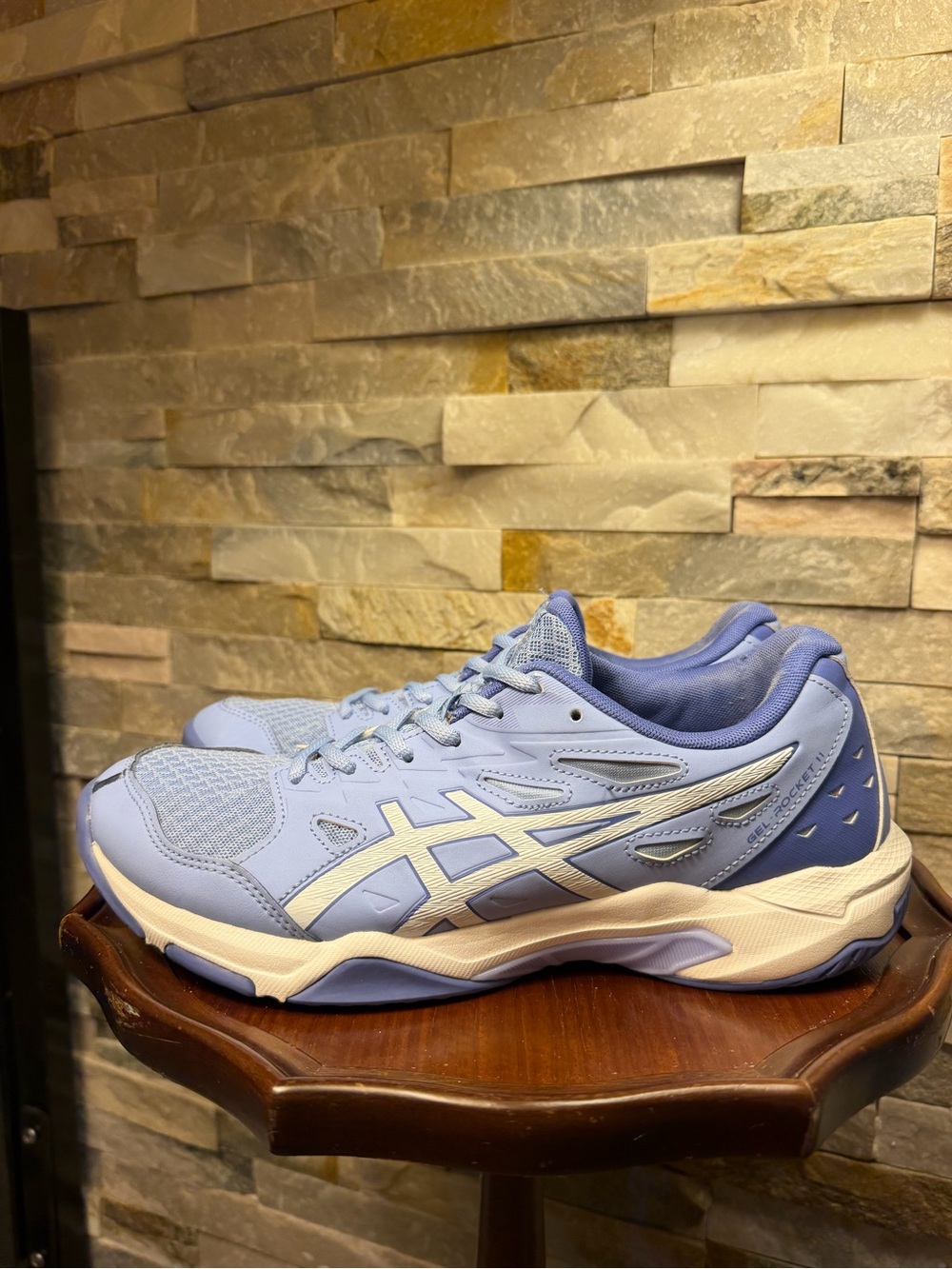 Woman’s Sz 9.5 ASICS Gel-Rocket 11 Light Sapphire White Vollyball Handball Shoes